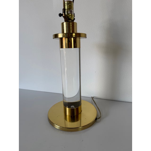 1980s Vintage Postmodern Frederick Cooper Brass & Lucite Table Lamp For Sale In Miami - Image 6 of 12