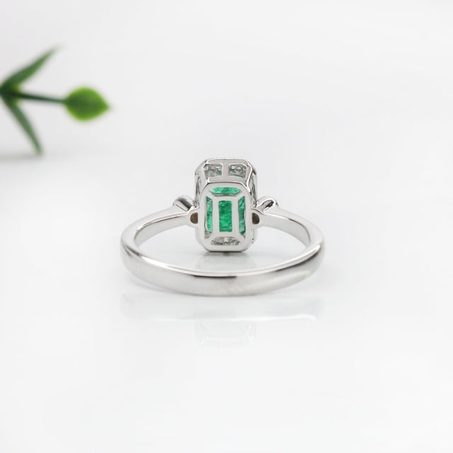 1ct Emerald Cut Emerald Ring With Diamond Accents: Solid 14k Gold, 7x5mm, Size 6.75 For Sale In Columbus - Image 6 of 6