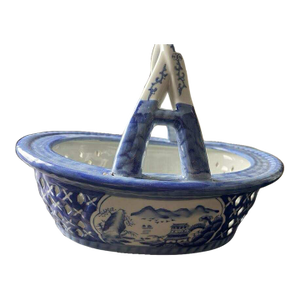 Euc Vintage Bombay and Co. 1990's Canton Harbor Blue & White Porcelain Basket