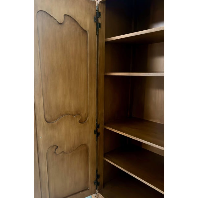 Louis XV–Style Armoire in Antique Cream & Gold Finish. French Elegance Reborn For Sale - Image 14 of 14
