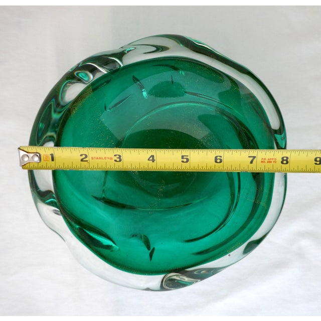 MCM Murano Art Glass Archimede Seguso Emerald Green Large Bowl Gold Leaf Flake For Sale - Image 11 of 15