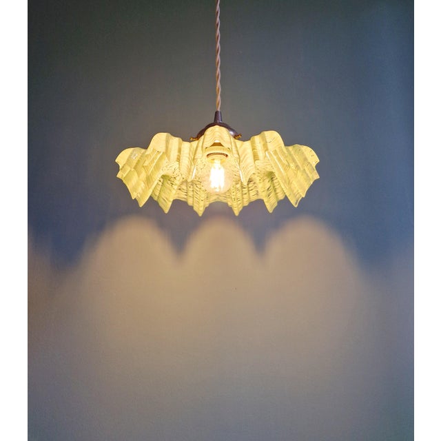 Glass Art Deco Pendant Light in Speckled Green and White Pleated Glass, 1920s For Sale - Image 7 of 16