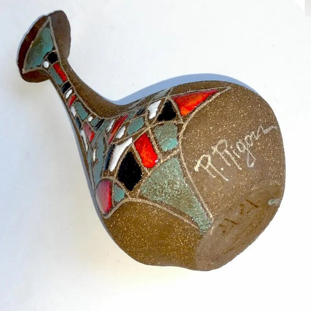 - Sculptural vase in terracotta - Irregular shape - Abstract decoration with enamels - Signed Roberto Rigon R.R.