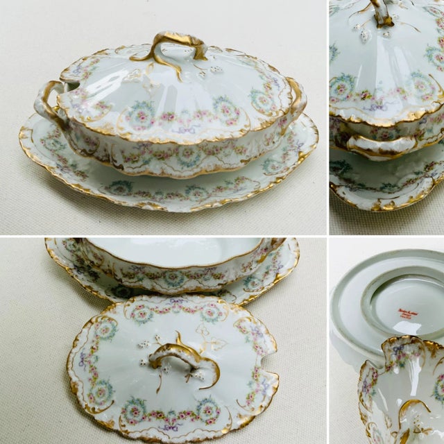 Theodore Haviland Early 1900s Theodore Haviland French Porcelain Sauce Tureen - Marie Antoinette Romance For Sale - Image 4 of 6