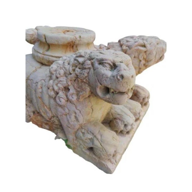 Beige Marble Base Depicting Lions with Joined Bodies, 18th Century, Set of 2 For Sale - Image 8 of 10