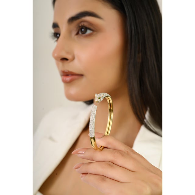 Contemporary Mid 20th Vintage 297 PCS Diamond Panther Bangle With Green Stone Eyes in 18k Gold For Sale - Image 3 of 16