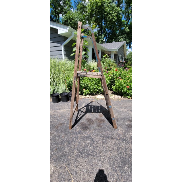 Early 20th Century Vintage Ladder With Platform, Goshen Manufacturing Co. For Sale - Image 10 of 12