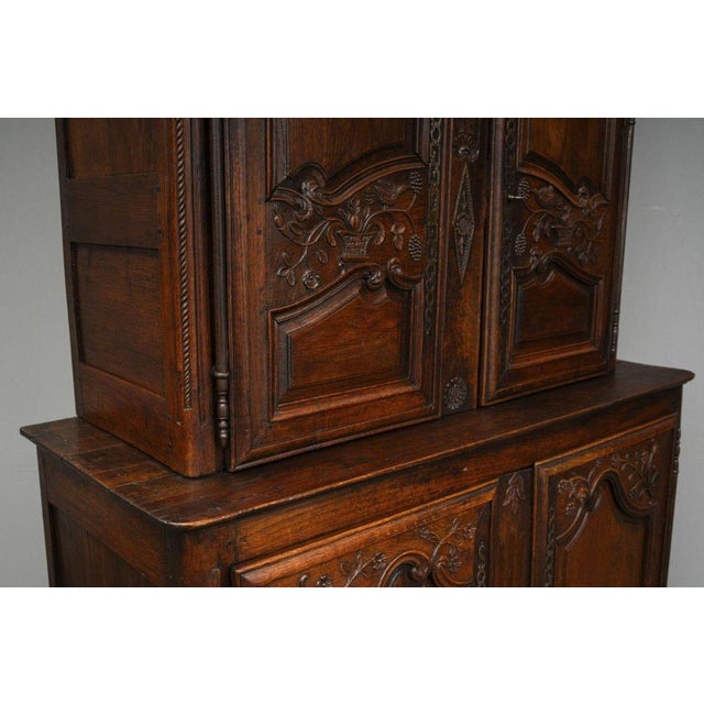 Brown Baroque Buffet Cupboard in Walnut, 18th Century For Sale - Image 8 of 18