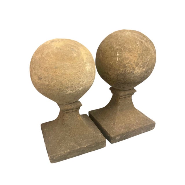 Stone Pair of Vintage Neoclassical Cast Stone Sphere Garden Finials on Pedestal Bases For Sale - Image 7 of 12