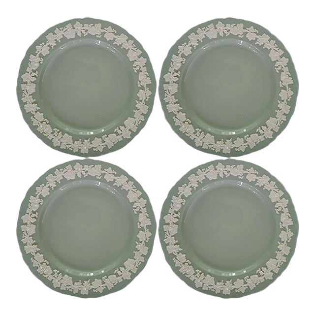Wedgwood Dinner Plates Cream on Celadon Shell Edge - Set of 4 For Sale