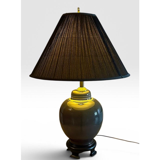 Wood Vintage Hollywood Regency Ombre Ceramic Ginger Jar Table Lamp With Navy Pleated Shade For Sale - Image 7 of 11