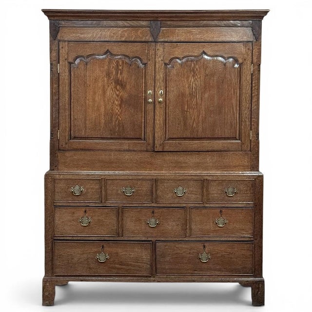 Traditional 18th Century Georgian Period English Oak Linen Press For Sale - Image 3 of 18