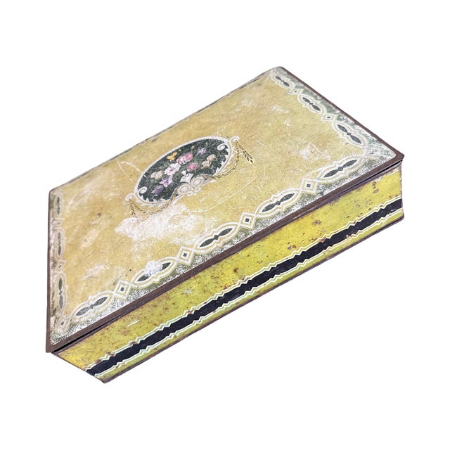 1910s Large Antique National Biscuit Company Uneeda Floral Advertising Tin For Sale - Image 5 of 10