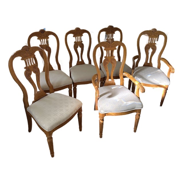 Set of 6 Vintage Universal Furniture Queen Anne Dining Chairs For Sale