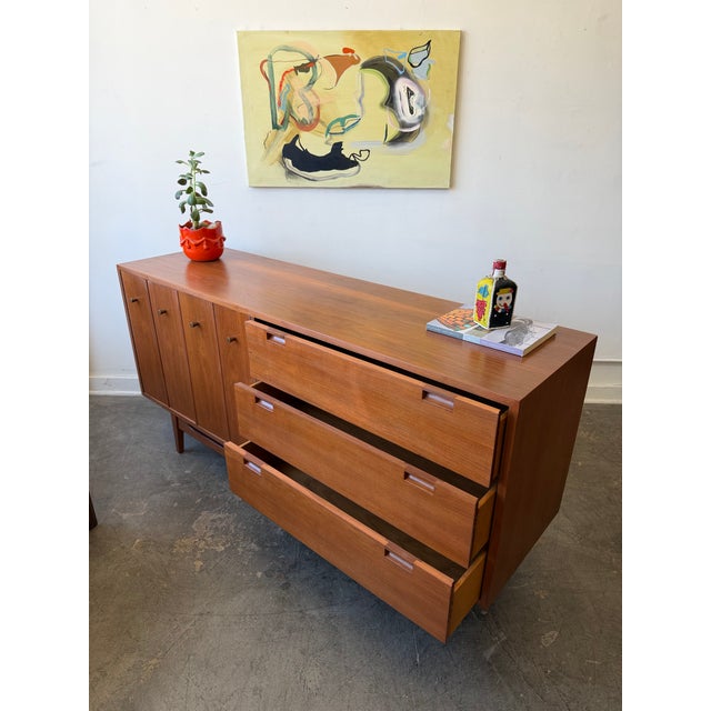 Wood 1960s American of Martinsville Walnut Dresser/Credenza For Sale - Image 7 of 16