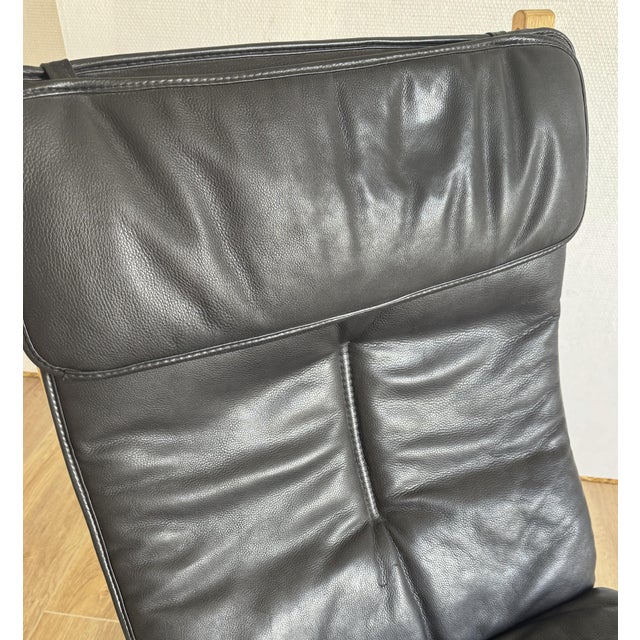 Early 21st Century Set of Siesta Fiora Lounge Chair and Ottoman by Ingmar Relling, 2010s For Sale - Image 5 of 12