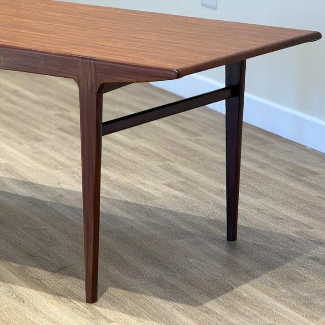Mid-Century Modern Dining Table For Sale - Image 11 of 15