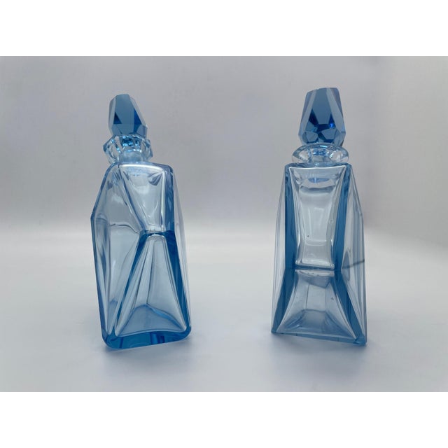 Late 20th Century Pair of Sculptural Light Blue Art Glass Decanters With Faceted Stoppers, Mid-Century Modern For Sale In Los Angeles - Image 6 of 15