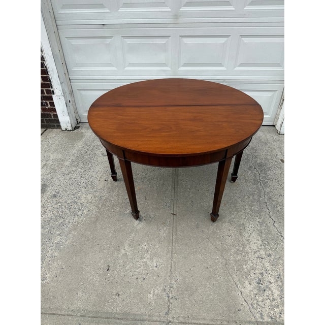 Vintage Federal Style Mahogany Gateleg Round Drop Leaf Dining Table For Sale In New York - Image 6 of 12