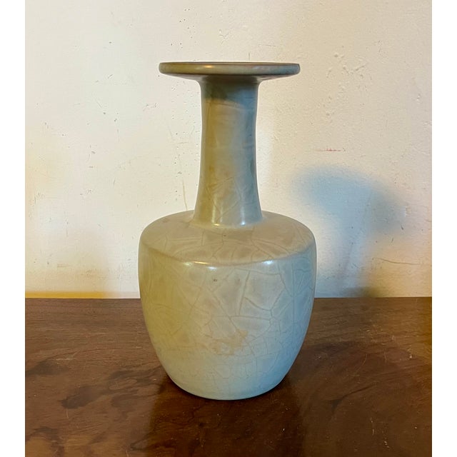 Early 20th Century Chinese Celadon Crackle Glaze Mallet Shape Vase - Early 20th Century in the Style of Song Dynasty Imperial Ceramics For Sale - Image 5 of 14