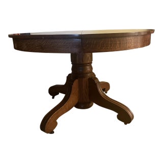 Early 20th C. Round Tiger Oak Pedestal Dining Table For Sale
