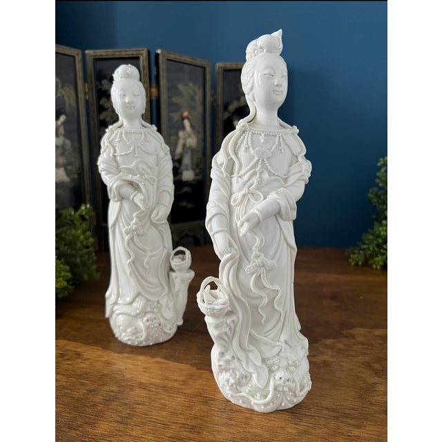 Antique Blanc De Chine Guanyin Pair For Sale - Image 4 of 18