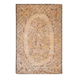 1930s Tan Ecru Floral Folk Art Antique American Hooked Rug 5' 9" X 8' 9" Hand Knotted Wool Carpet For Sale