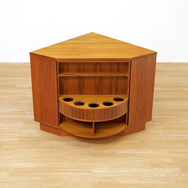 Brown 1960s Danish Modern Revolving Corner Bar in Teak by Vildbjerg Mobelfabrik For Sale - Image 8 of 18