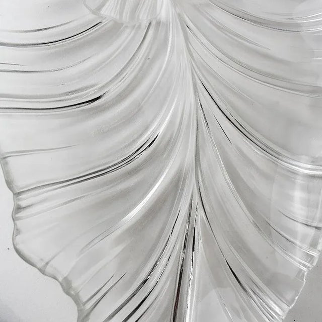 Large Glass Hibiscus and Palm Leaf Serving Platter For Sale - Image 4 of 7