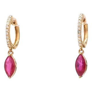 1.02 Cts Natural ruby earring in 18k gold For Sale