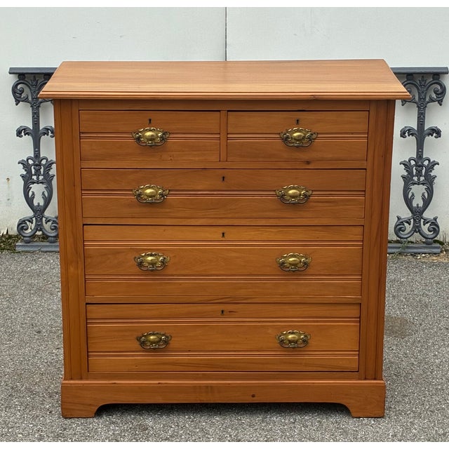 This is a n attractive chest of drawers for a guest room, child’s bedroom, or basement. It is in very good condition, nice...