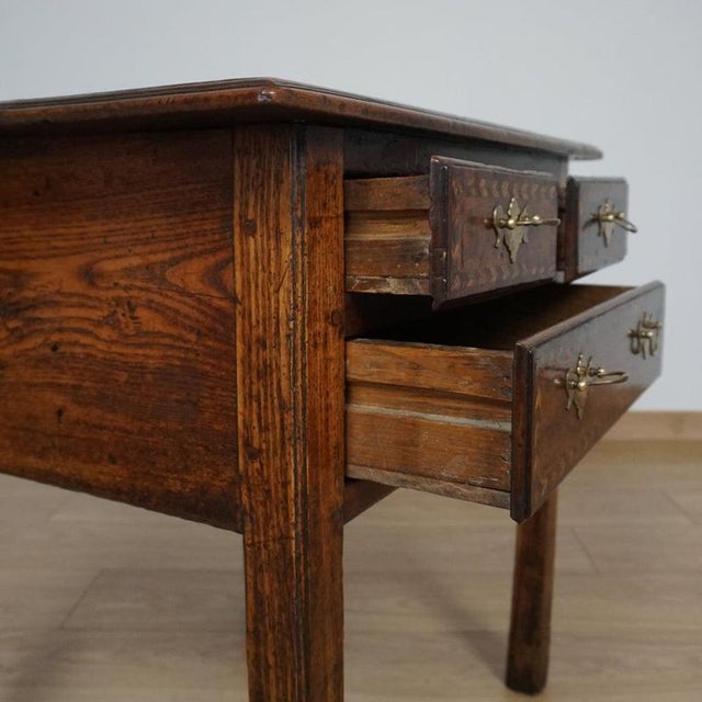 George II Oak and Elm Side Table, 1740s For Sale - Image 6 of 12