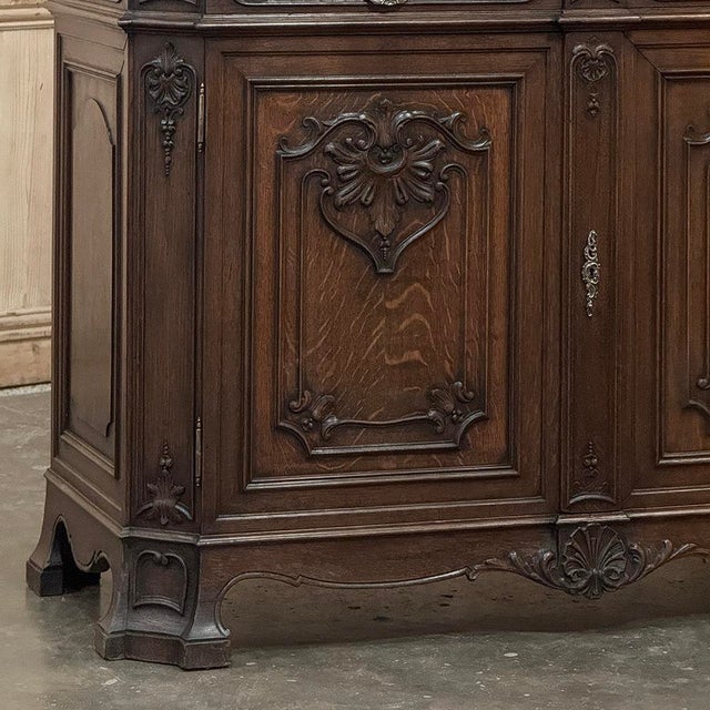 19th Century Liegoise Louis XIV Buffet ~ Credenza For Sale In Dallas - Image 6 of 18