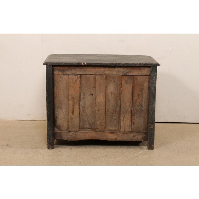 French 18th C. French Louis XV Bow-Front Commode For Sale - Image 3 of 10