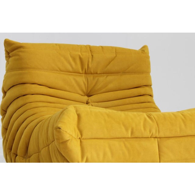 Togo 1-Seater Armchair by Michel Ducaroy, Alcantara, Ligne Roset, 2018 For Sale - Image 11 of 14