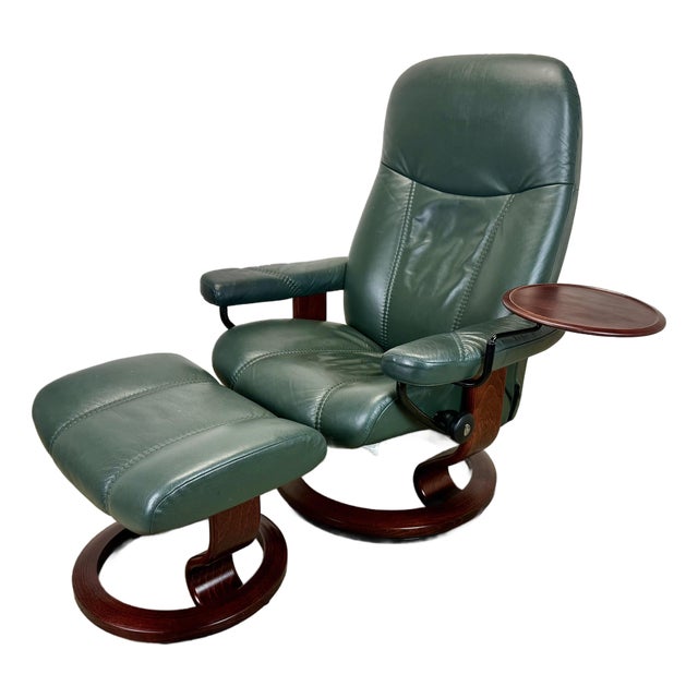 Vintage Leather Ekornes “Consul” Stressless Lounge Chair Recliner in Hunter Green For Sale