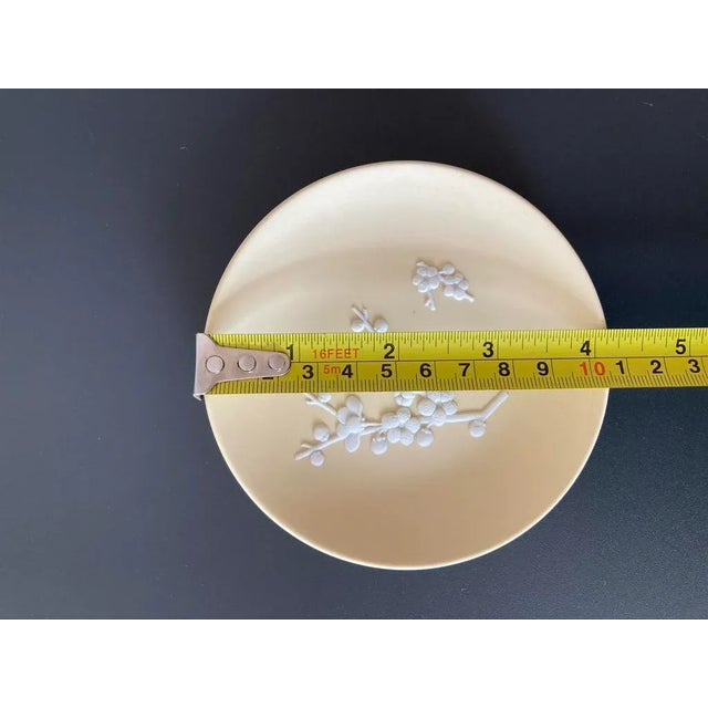 Mid 20th Century English Wedgwood Jasperware Yellow Jewelry Dish With Asian Modern Design, Circa Mid 20th Century For Sale - Image 5 of 12