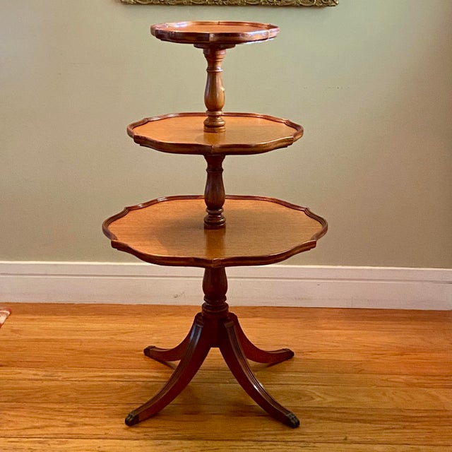 Traditional Mahogany Three-Tier 4 Leg Pie-Crust Dumbwaiter/ Parlor Table For Sale - Image 3 of 10