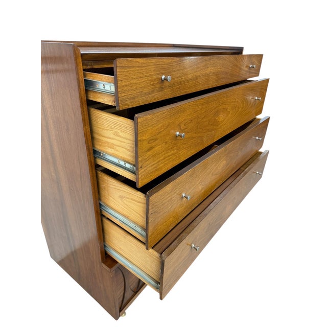 Mid-Century Modern Catseye 4-Piece Walnut Bedroom Set W/Original Legs For Sale - Image 4 of 12