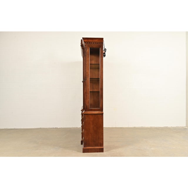 Henredon Georgian Carved Mahogany Lighted Breakfront Bookcase Cabinet For Sale - Image 14 of 17