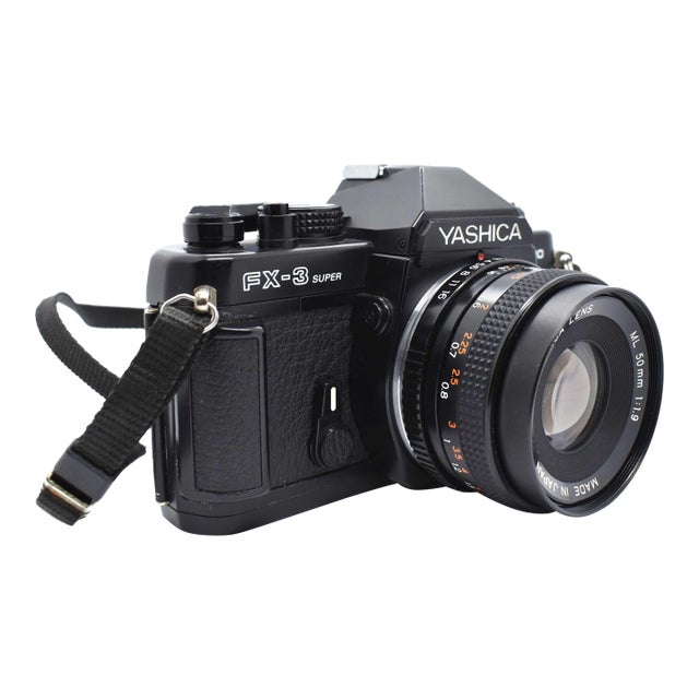 Mid Century Modern Manual Yashica Fx-3 Super 2000 SLR Film Camera With Yashica ML 50mm Lens For Sale