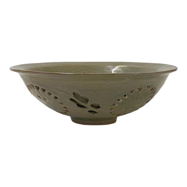 Chinese Ding Ware Celadon Glaze Pattern Ceramic Bowl Cup Display For Sale
