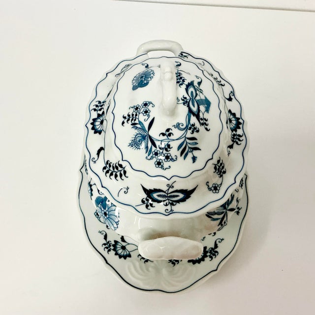 1970s 1970s Vintage Japanese Chinoiserie Meissen Blue Danube Soup Tureen & Underplate For Sale - Image 5 of 16