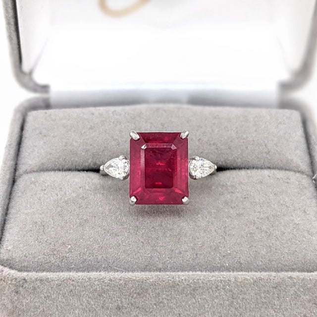 5.9ct Statement Ruby Ring With Diamond Accents: Solid 14k Gold, Emerald Cut, Size 6.75 For Sale - Image 4 of 8