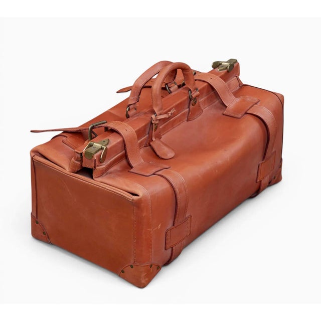 Swaine & Adeney Vintage English Cognac Leather Gladstone Travel Bag – Royal Warrant, Keys & Brass Hardware For Sale In Los Angeles - Image 6 of 10
