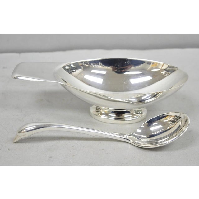 Traditional Mid 20th Century Christofle France Gallia Silver Plated Figural Gravy Sauce Boat W/ Swan Spoon For Sale - Image 3 of 11