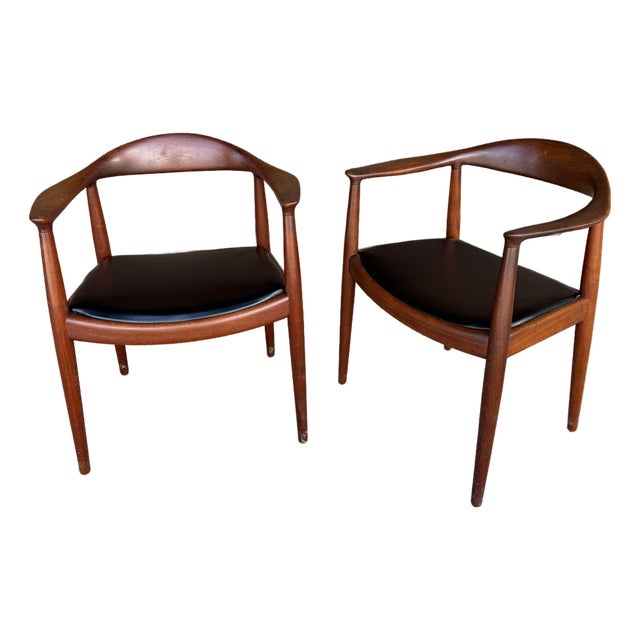 Hans J. Wegner Pair of Armchairs 'The Chair' for Johannes Hansen For Sale