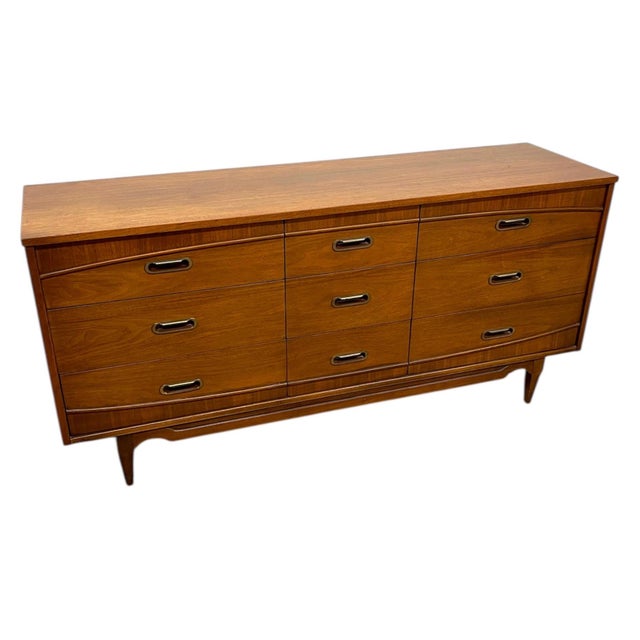Mid-Century Modern 1970s Mid-Century Modern 9-Drawer Dresser by Hooker For Sale - Image 3 of 10