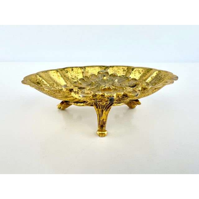 Baroque Vintage Italianate Gilt Metal Shell-Form Footed Soap Dish For Sale - Image 3 of 9