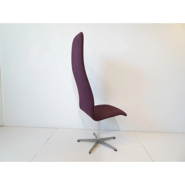 Fritz Hansen Mid-Century Modern Denmark Arne Jacobsen Swiveling Oxford Dining Chairs For Sale - Image 4 of 13